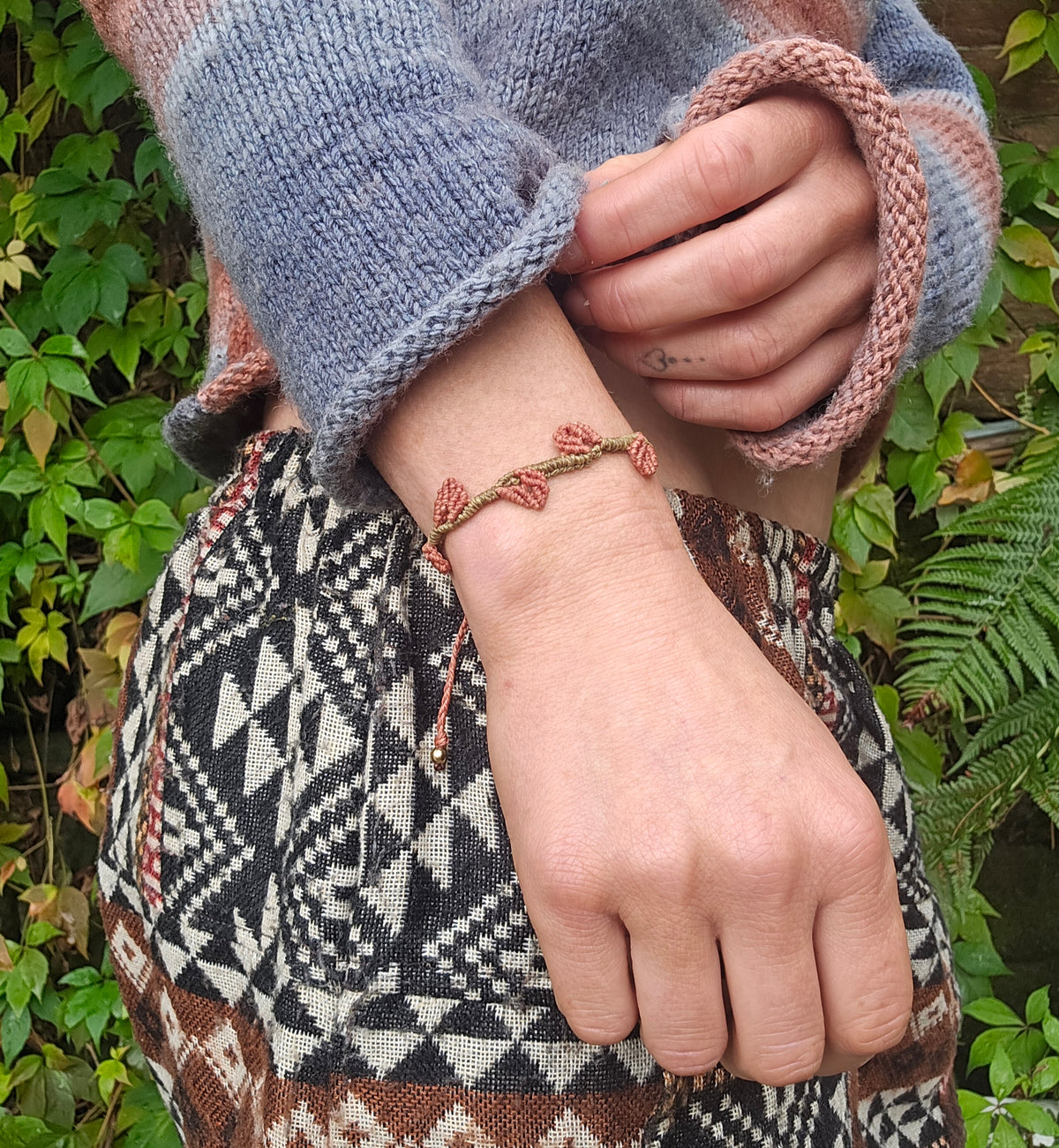 Autumn Leafy Bracelets ◇                 ᴏɴᴇ ᴏꜰꜰ ᴅᴇꜱɪɢɴ
