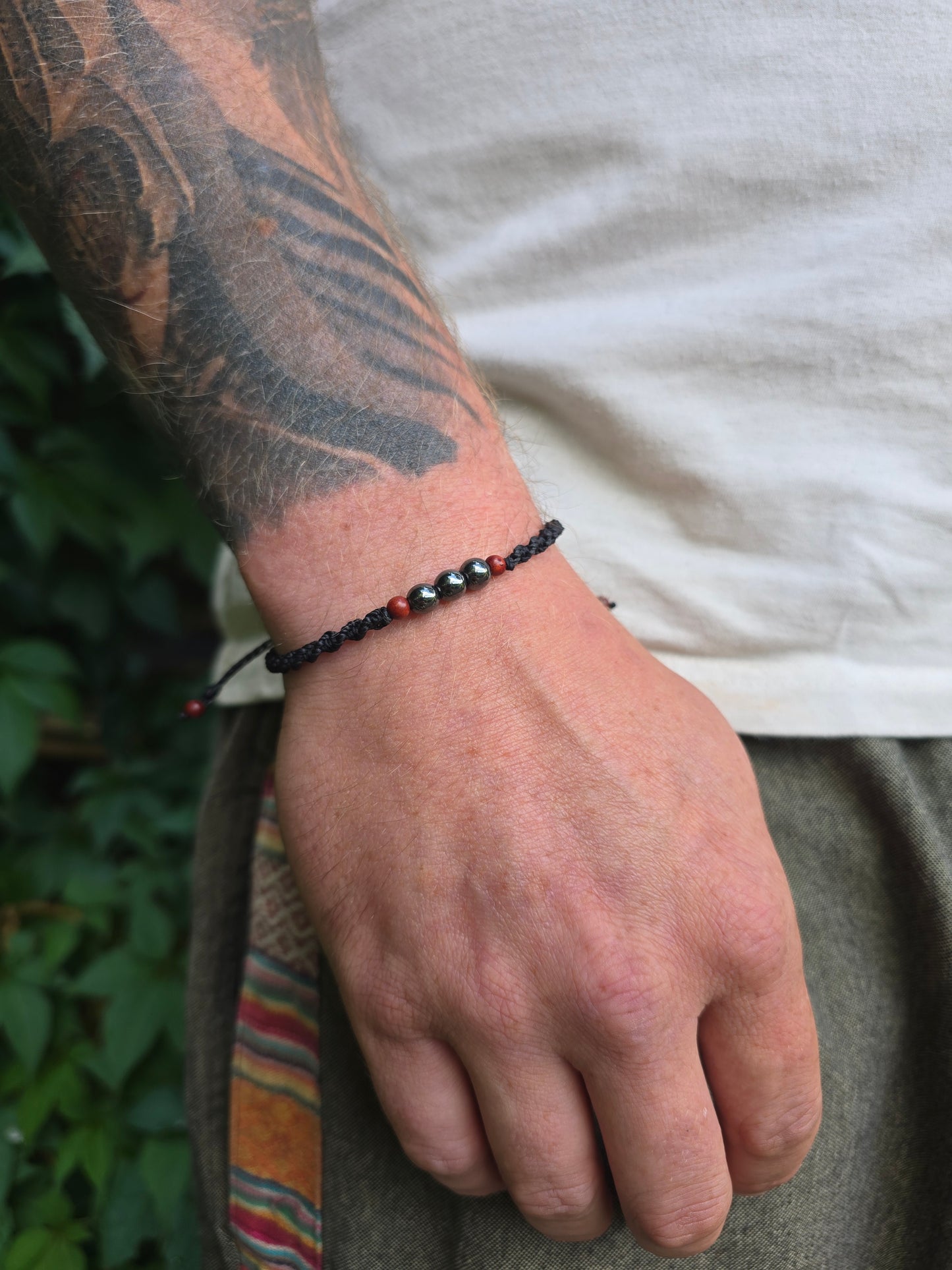 Hematite & Rosewood °