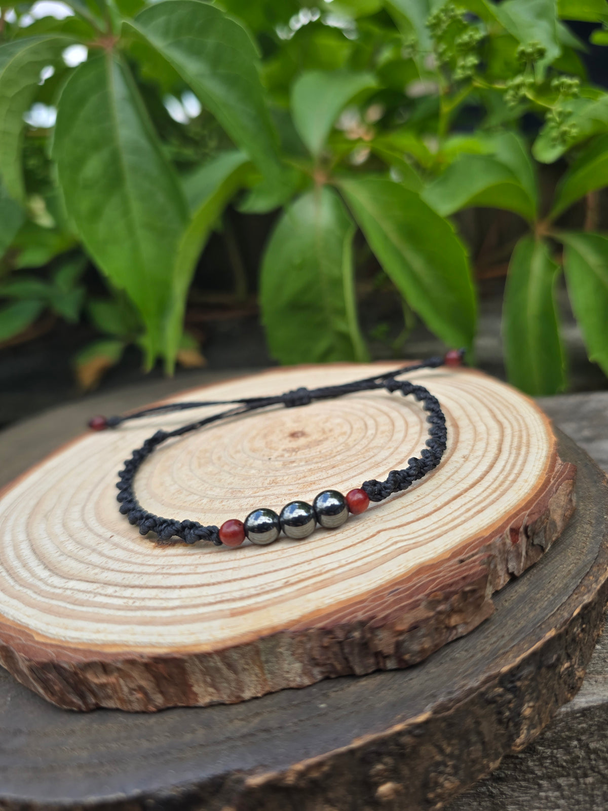 Hematite & Rosewood °