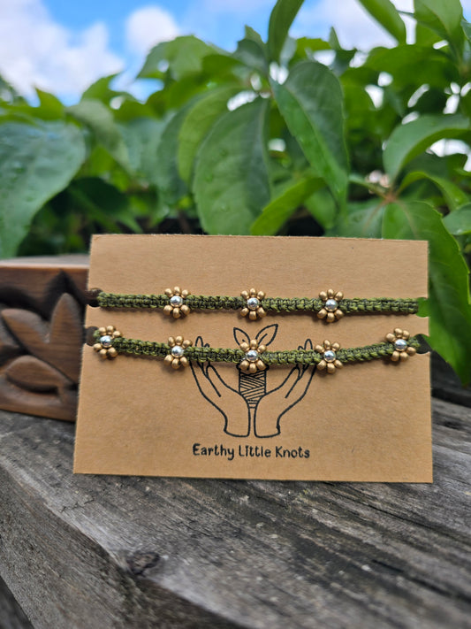 Gold Petal Flower Set **
